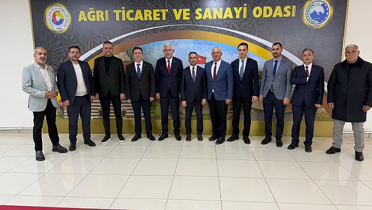 Ağrı'da vergi yöneticilerinden ATSO Başkanı Mehmet Erat'a ziyaret