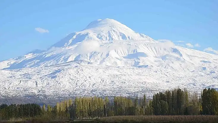Ağrı Dağı'nda kış engelini aşamadılar: Adanalı dağcılar geri döndü