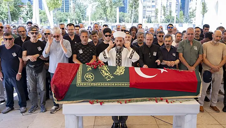 Ağrı Dağı'nda yaşamını yitiren dağcı son yolculuğuna uğurlandı