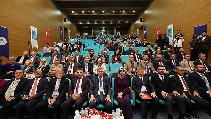 Ağrı Dağı ve Nuh’un Gemisi için bilim dünyası Ağrı’da buluştu
