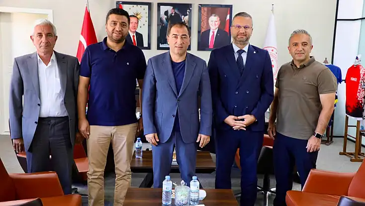 Ağrı’daki futbol yatırımları ve yeni projeler görüşüldü