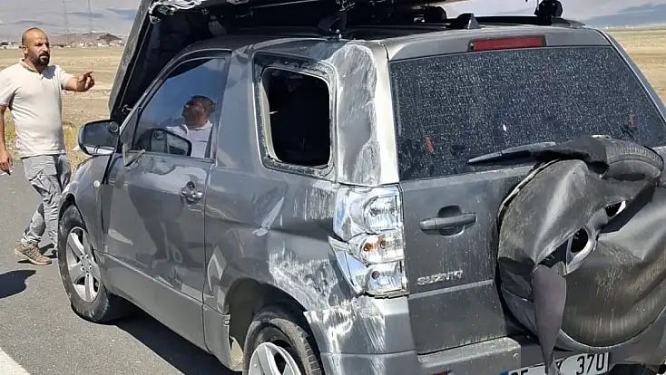 Ağrı'dan Iğdır'a giden araç takla attı