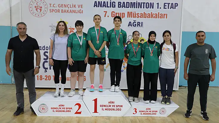 Ağrı erkek badminton takımı yarı finale yükseldi