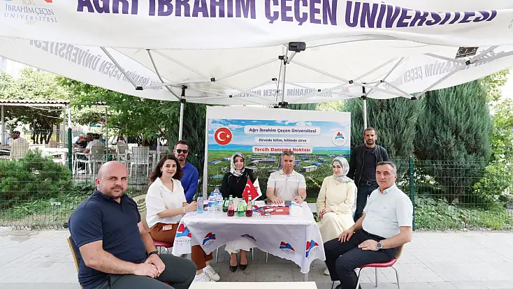 Ağrı İbrahim Çeçen Üniversitesi tercih danışma noktası aday öğrencileri ağırlıyor
