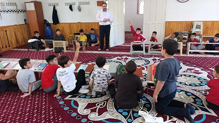 Ağrı il müftüsü Dr. İhsan ilhan yaz Kur'an kursu öğrencileriyle buluştu