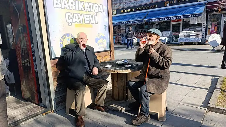 Ağrı'da kar beklentisi yerini güneşli havaya bıraktı