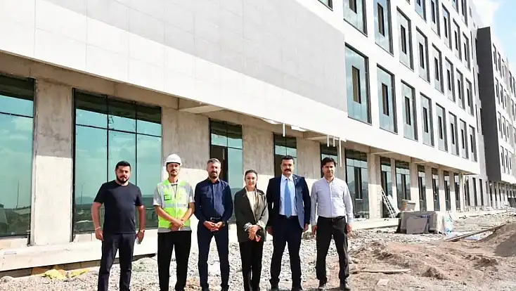 Ağrı'nın 270 Yataklı Kadın Doğum ve Çocuk Hastanesi hizmete hazırlanıyor