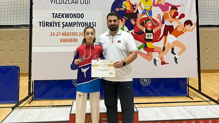Ağrı’ya bir madalya daha: Elif Işık Türkiye ikincisi