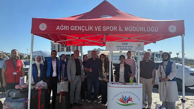 Ağrı’ya gelen üniversite öğrencileri terminal ve havalimanında karşılandı