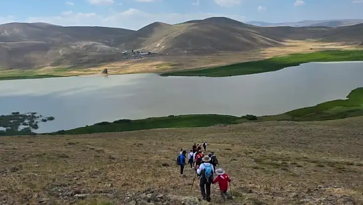 Ağrılı doğaseverlerin bu haftaki rotası Hıdırmenteş Gölü oldu