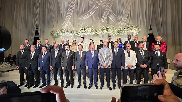 Ağrılı iş insanının mutlu gününe siyaset dünyasından yoğun katılım