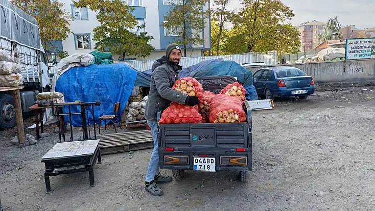 Ağrılılar kış öncesi patates ve soğan alışverişine yoğunlaştı