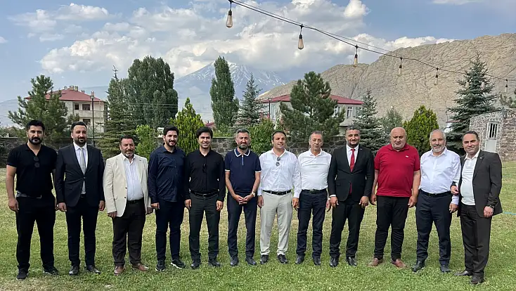 AK Parti Ağrı teşkilatı Doğubayazıt'ta toplandı
