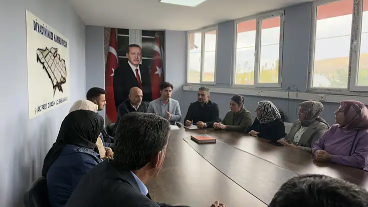 AK Parti Diyadin İlçe Başkanı Naci Kaya teşkilat mensuplarıyla buluştu