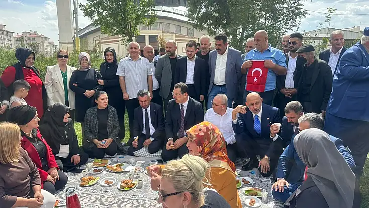 AK Parti Genel Başkan Yardımcısı Yavuz Ağrı’da kadınlarla bir araya geldi