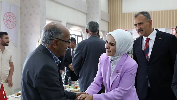 Bakan Göktaş Ağrı'da şehit yakınları ve gazilerle bir araya geldi