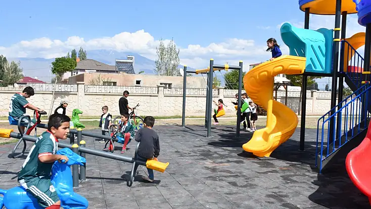 Defalarca tahrip edilen park baştan aşağı yenilendi