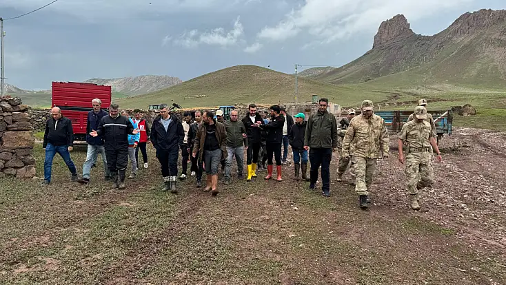 Diyadin'de yağış sonrası seferberlik: Kaymakam Korkusuz sahada incelemelerde bulundu