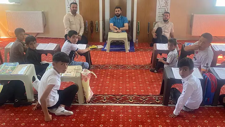 Diyadin'de yaz Kur'an kurslarına anlamlı ziyaret