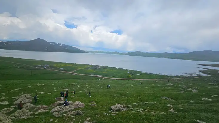 Doğaseverlerin yeni rotası Balık Gölü oldu
