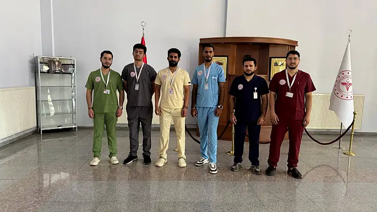 Doğubayazıt Devlet Hastanesi’nde resmî kıyafet uygulaması başladı