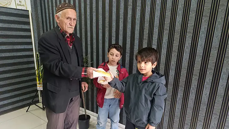 Doğubayazıt’ın 40 yıldır susmayan sesi! 'Viç viç viç, sandviç!'