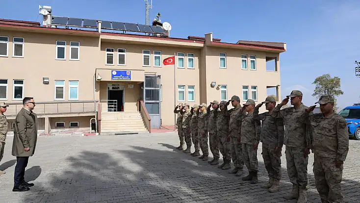 Doğubayazıt Kaymakamı Ayvat sınır bölgesindeki karakolu ziyaret etti
