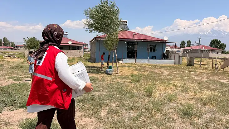 Doğubayazıt Kızılay'dan ihtiyaç sahibi ailelere gıda desteği
