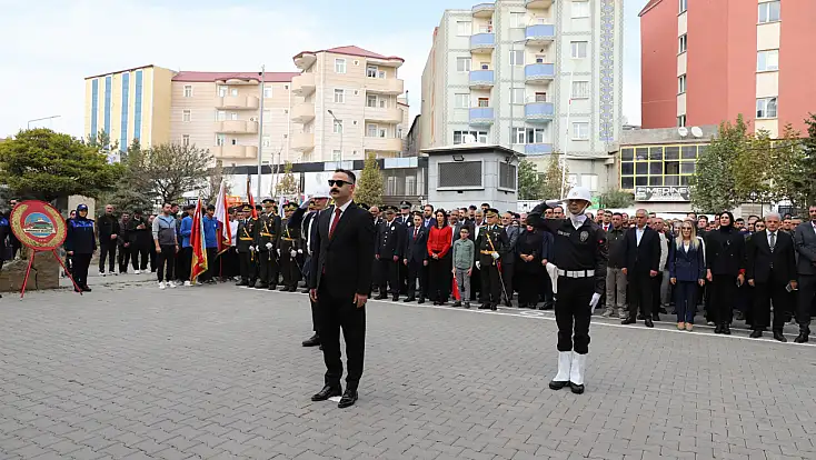 Doğubayazıt'ta Cumhuriyet Bayramı yürüyüşle kutlandı