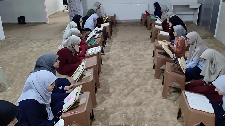 Doğubayazıt’ta Hafız Adaylarından Şehitler İçin Hatm-i Şerif ve Dua