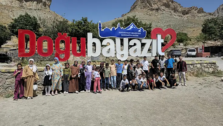Doğubayazıt’ta Kur’an kursu öğrencileri tarih ve maneviyatla buluştu