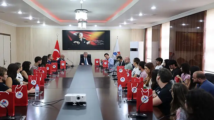 Dünyanın farklı ülkelerinden gençler AİÇÜ’de buluştu