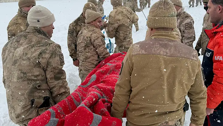 Eleşkirt’te Jandarma personeline çığ tatbikatı eğitimi verildi
