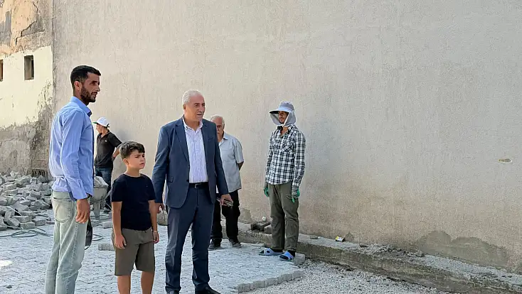 Eleşkirt’te Müftü Selim Mahallesi’nde yol çalışmaları sürüyor