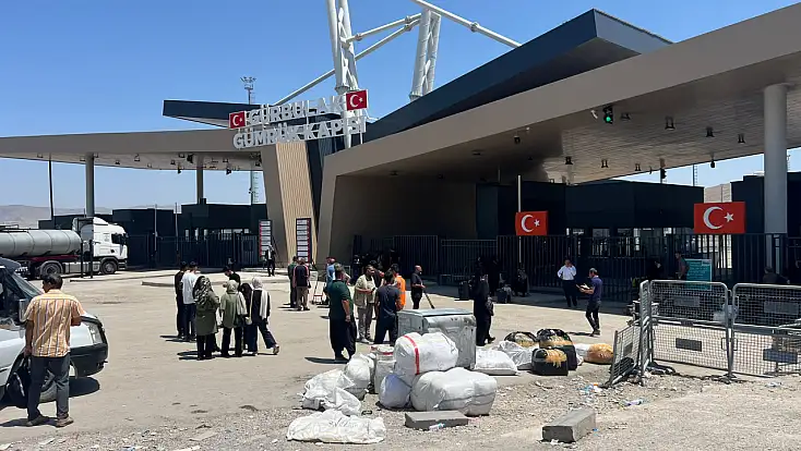 Gürbulak'ta savaşa rağmen  hareketlilik sürüyor
