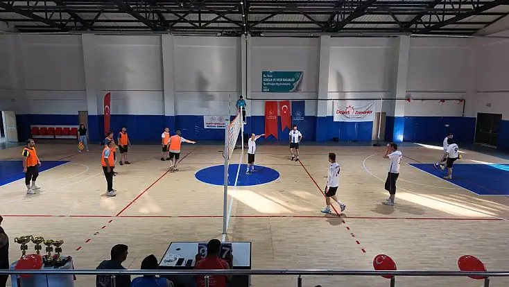 Hamur’da Agâh Voleybol Turnuvası sona erdi