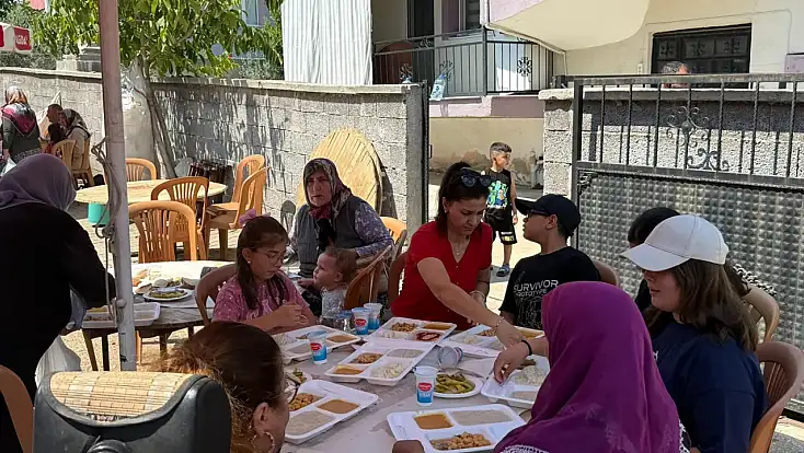 Irmak öğretmen memleketi Kula'da dualarla anıldı