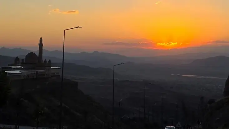 İshak Paşa Sarayı’nda gün doğumu bir başka güzel