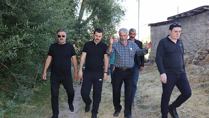 Kaymakam Coşkun ve Başkan Sayan, İsaabat Köyü’nde vatandaşları dinledi