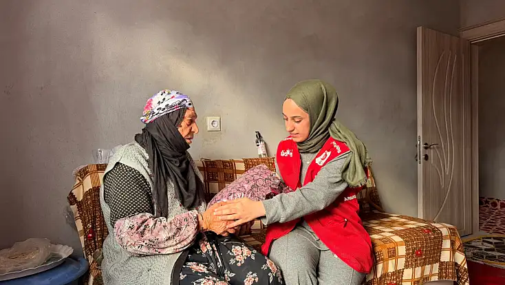 Kızılay’dan asırlık çınarlara vefa ziyareti