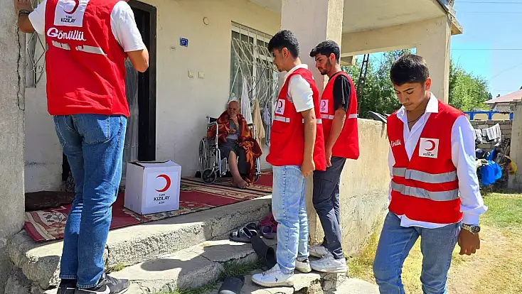 Kızılay gönüllüleri Diyadin’de iyilik için yeniden yollara düştü