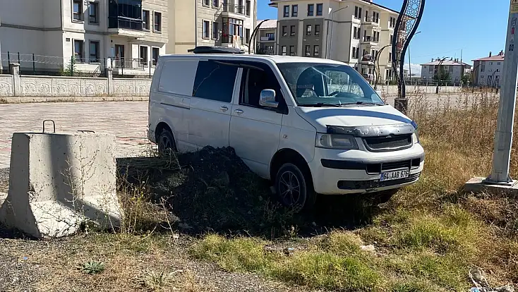 KPSS için Doğubayazıt’tan Ağrı’ya geldi, çıkışı bulamayınca aracı arazide mahsur kaldı