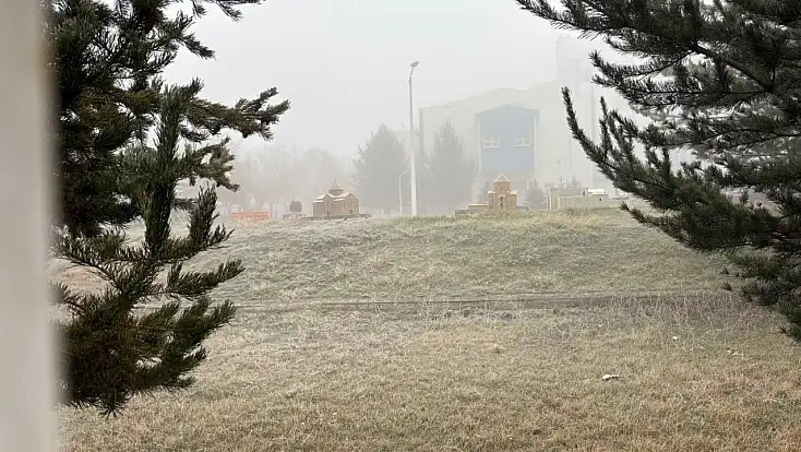 Meteoroloji uyarmıştı, Ağrı’da sabahı sis kapladı