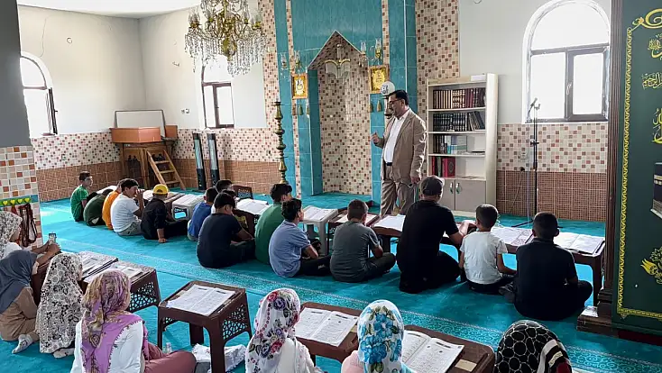 Müftü Demirkaynak Yaz Kur'an Kursu ziyaretlerini sürdürüyor