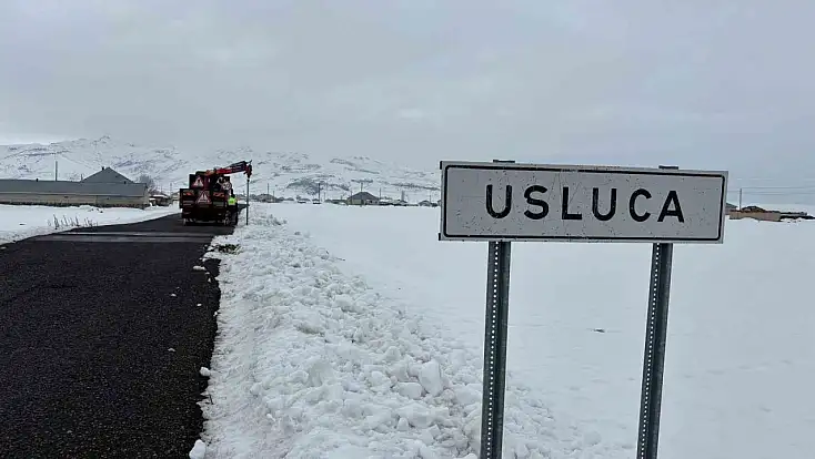 Patnos’ta trafik levhaları yenileniyor