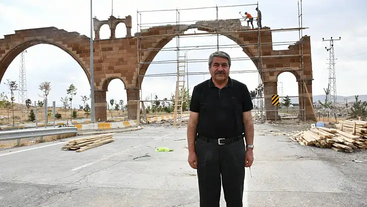 Patnos’un şehir girişindeki hasarlı kemer onarıma alındı