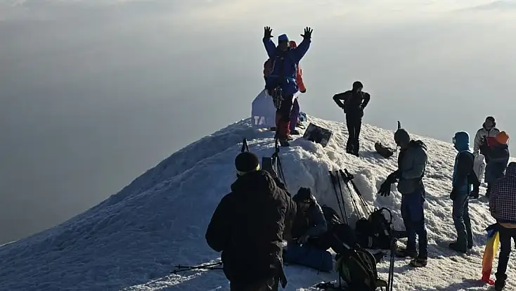 Romanyalı dağcının zirve hayali yarım kaldı
