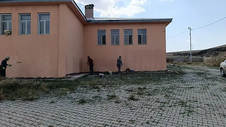 Taşlıçay’da Aşağı Dumanlı İlkokulu yeni eğitim yılına hazırlandı