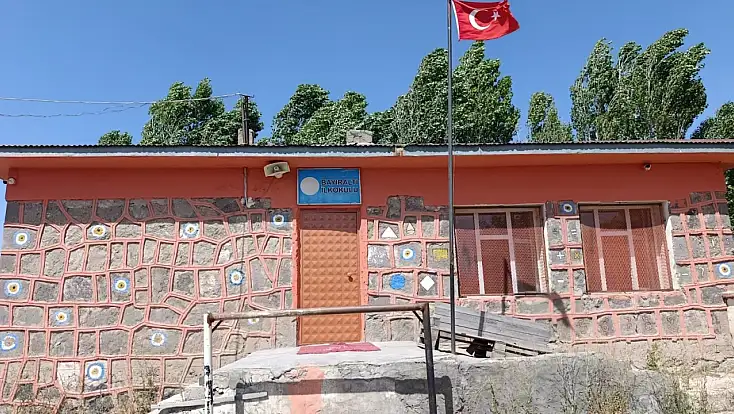 Taşlıçay’da Bayıraltı İlkokulu yeni eğitim yılına hazırlandı