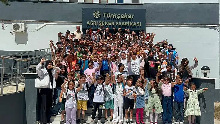 TÜGVA Ağrı Yaz Okulu öğrencileri şeker fabrikasında üretimi yerinde öğrendi